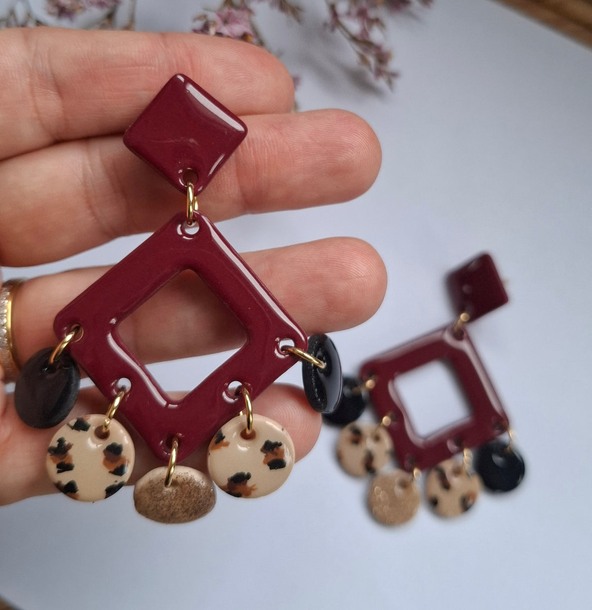 Boucles d’oreilles bordeaux et léopard