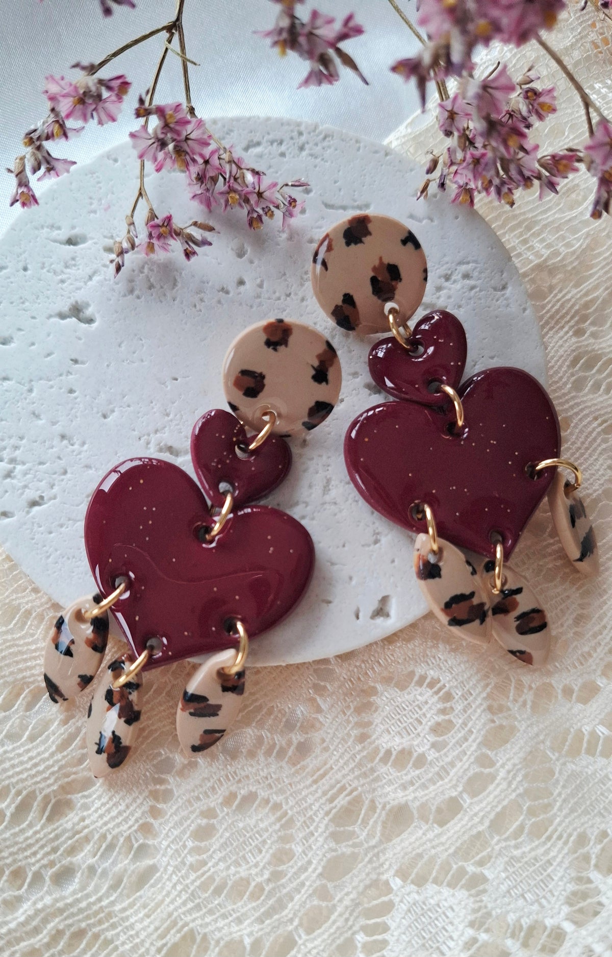 Boucles d’oreilles coeur bordeaux et léopard