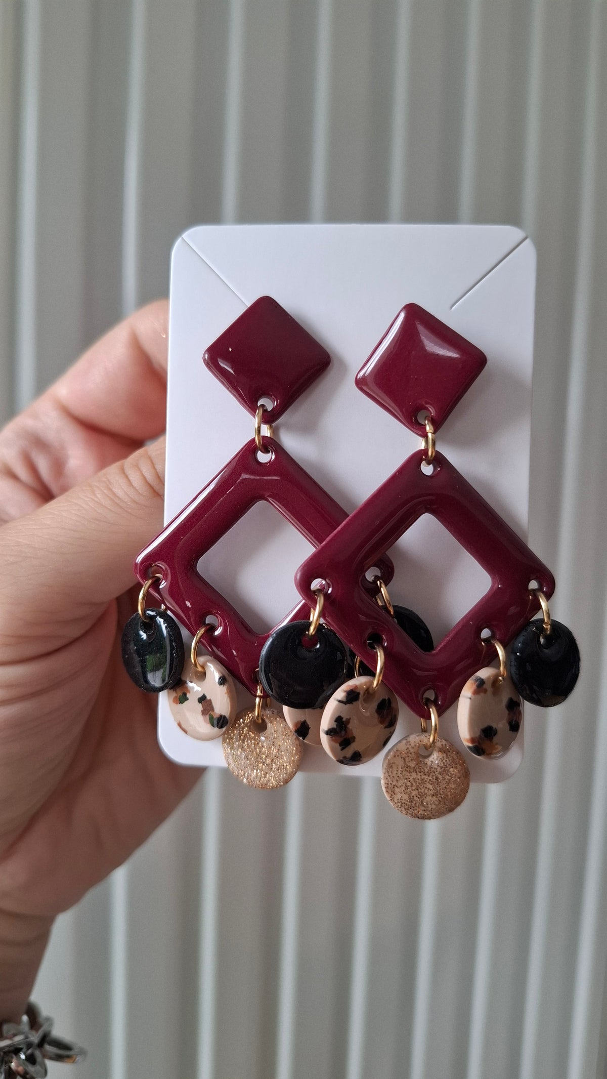 Boucles d’oreilles bordeaux et léopard