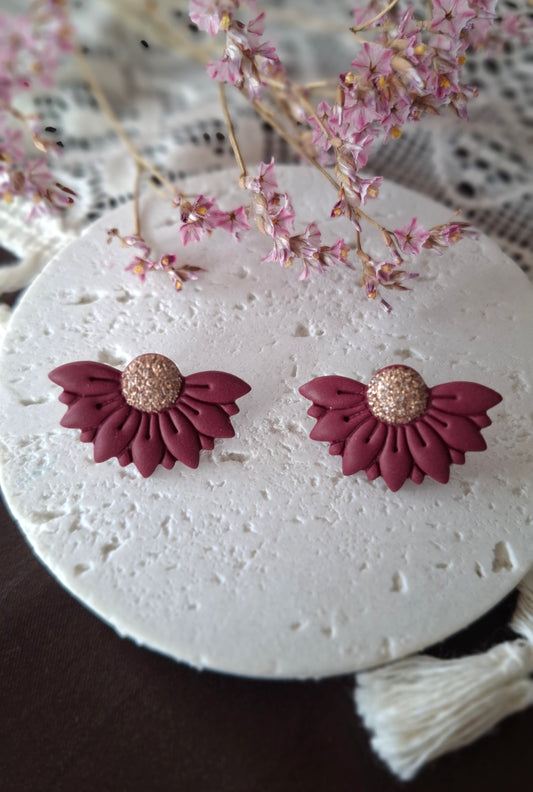 Boucles d’oreilles petites fleurs bordeaux