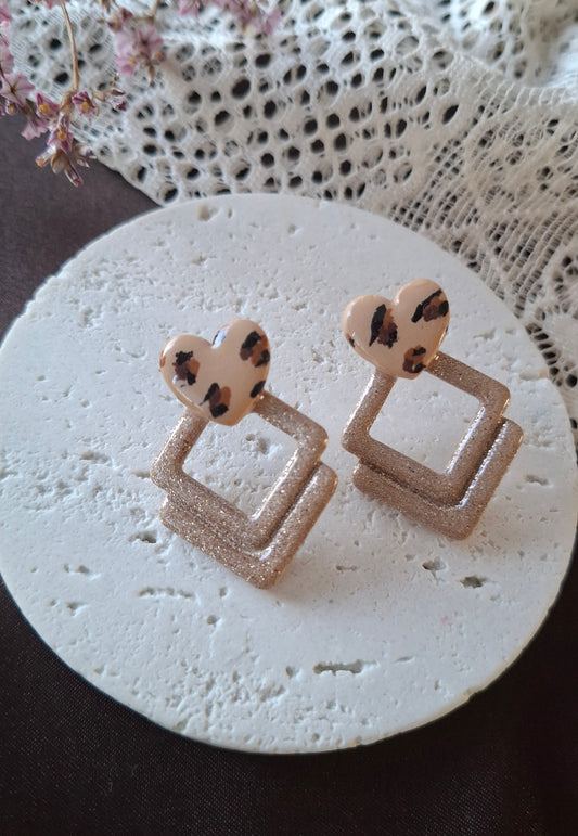 Boucles d’oreilles Olivia- coeur léopard et paillettes dorées