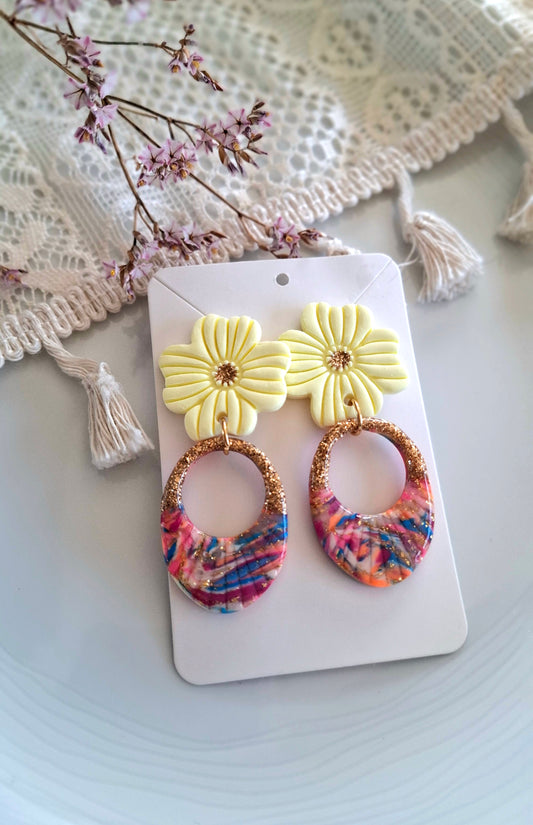 Boucles d’oreilles fleurs vanille et multicolore