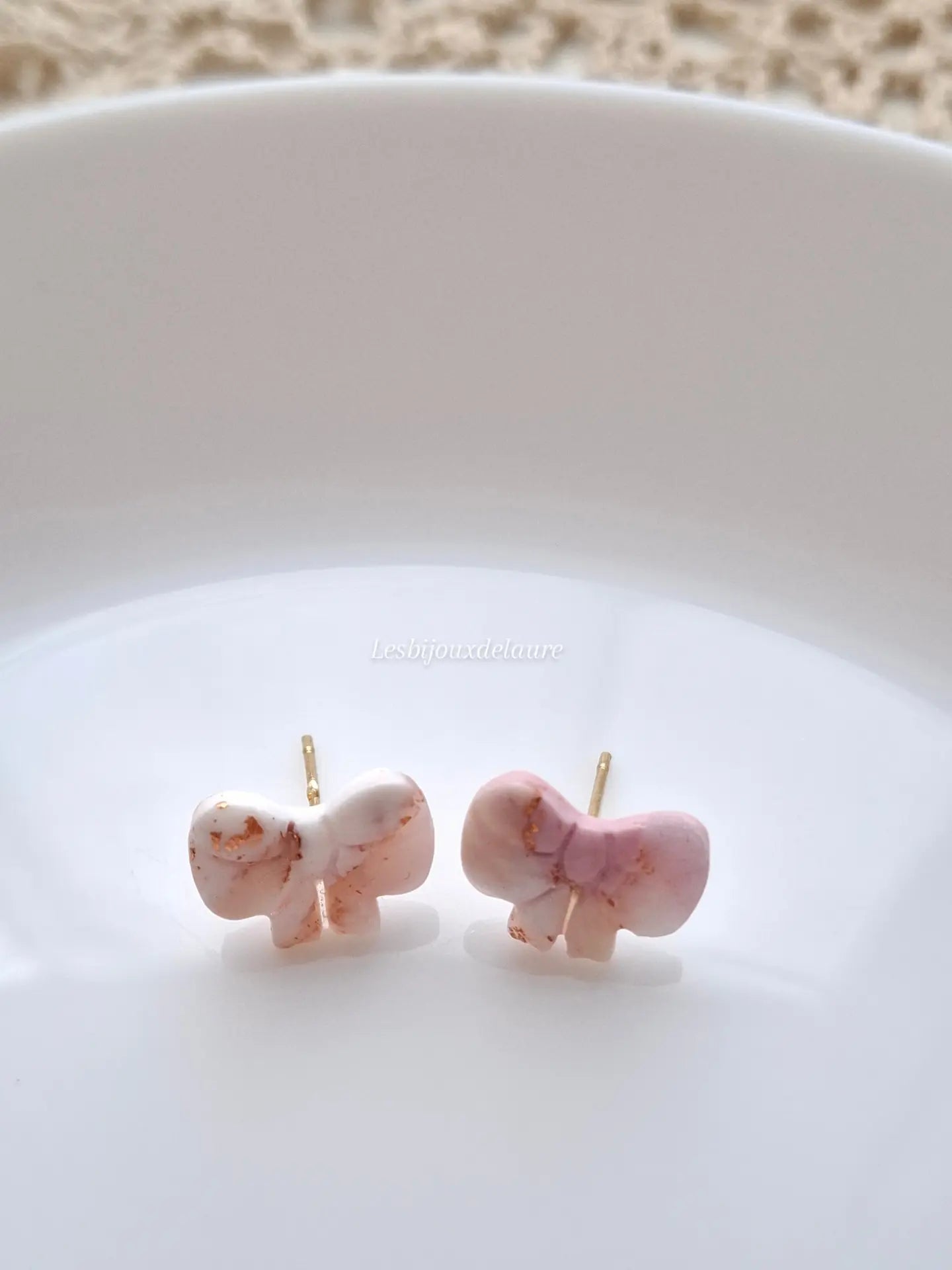 Boucles d’oreilles petit nœud "Blush"
